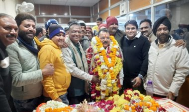 सीएम यादव के नजदीकी प्रदीप उपाध्याय को फिर मिली जिलाध्यक्ष की जिम्मेदारी, कार्यकर्ताओं ने स्वागत कर मिठाई खिलाई