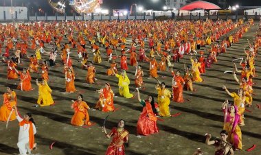 रतलाम स्थापना दिवस पर 2100 वीर वीरांगनाओं ने तलवार लहराकर किया शस्त्र प्रदर्शन, नेहरू स्टेडियम में आयोजित भव्य समारोह कैबिनेट मंत्री काश्यप के मुख्य आतिथ्य में हुआ