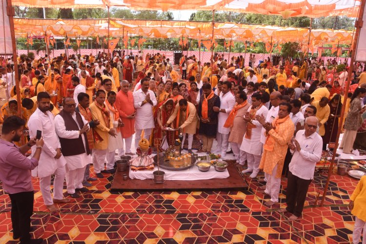 महाशिवरात्रि पर सत्यम् शिवम् सुन्दरम् महारुद्राभिषेक से शिवमय हुआ रतलाम, जगह-जगह भगवान शिव का हुआ रुद्राभिषेक, प्रसादी बांटी