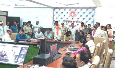 चौराना में टयूबवेल पर दबंगो का कब्जा, जनसुनवाई मे शिकायत, उम्मीद लेकर पहुंचे ५७ आवेदक, अधिकारियों को बताई अपनी समस्या