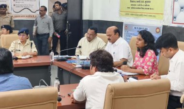 आपदा प्रबंधन को लेकर भोपाल से आए कंसलटेंट ने बताई सावधानियां, प्रशिक्षित किया, कलेक्टर सहित अन्य अधिकारी रहे बैठक में मौजूद, ड्रोन सहित अन्य आवश्यक उपकरण जिले को मिलेंगे