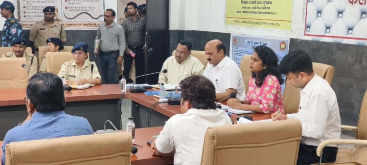 आपदा प्रबंधन को लेकर भोपाल से आए कंसलटेंट ने बताई सावधानियां, प्रशिक्षित किया, कलेक्टर सहित अन्य अधिकारी रहे बैठक में मौजूद, ड्रोन सहित अन्य आवश्यक उपकरण जिले को मिलेंगे