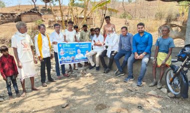 जल संकट से निपटने जल गंगा संवर्धन अभियान अंतर्गत रिचार्जिंग तकनीक के बारे में ग्रामीणों को बताया