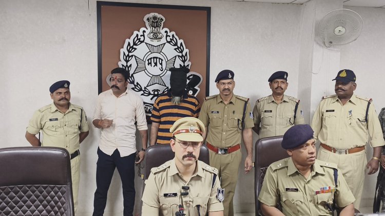 पुलिस को शंका...आतंकी फिरोज रतलाम में भी कर सकता था बडी वारदात -जयपुर ब्लास्त की साजिश में शामिल आतंकी ईद मनाने रतलाम आया और पुलिस ने दबोच लिया, एनआईए ने इस पर रखा थाा ५ लाख का ईनाम