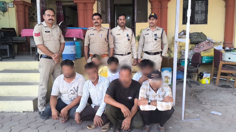हाट रोड क्षेत्र में जुएं के अड्डे पर  पुलिस की दबिश, 9 जुआरियो को  दबोचा, किया गिरफ्तार,14 हजार रुपए जब्त