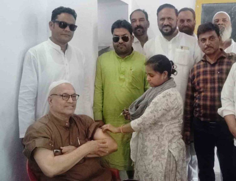 जिले के 215 हाजियों का टीकाकरण