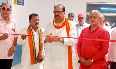 राॅयल काॅलेज के इन्डोर स्पोर्ट्स काम्प्लेक्स का उद्घाटन केबिनेट मंत्री काश्यप ने किया