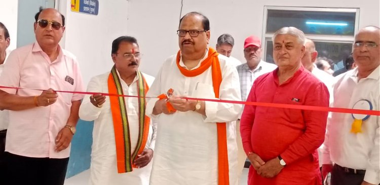 राॅयल काॅलेज के इन्डोर स्पोर्ट्स काम्प्लेक्स का उद्घाटन केबिनेट मंत्री काश्यप ने किया