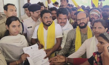 आदिवासी समुदाय के हक समस्याओं लिऐ सड़कों पर उतरेंगे विधायक और जिलापंचायत उपाध्यक्ष, आदिवासियों को हटाने का विरोध करते हुए कलेक्टर कार्यालय का किया घेराव