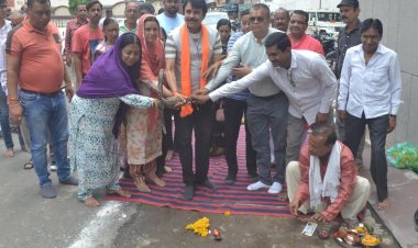 वार्ड 35 में साढे ग्यारह  लाख की लागत से बनेगी सी.सी. रोड व नाली, महापौर प्रहलाद पटेल ने किया निर्माण कार्य का भूमि पूजन