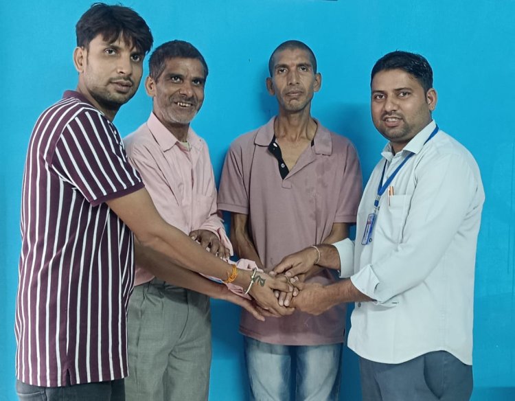 अपना घर आश्रम में ठीक होकर लौटे प्रभु  कमलेश, घर वालो ने किया शुक्रिया अदा