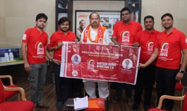 मंत्री काश्यप ने किया बैनर   का अनावरण