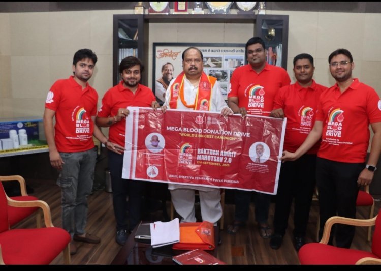 मंत्री काश्यप ने किया बैनर   का अनावरण