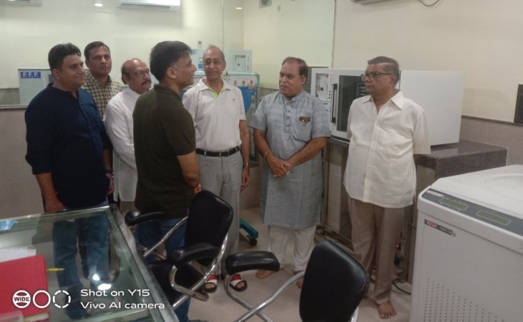 डीआरएम द्वारा मानव सेवा समिति रक्त कोष का निरीक्षण