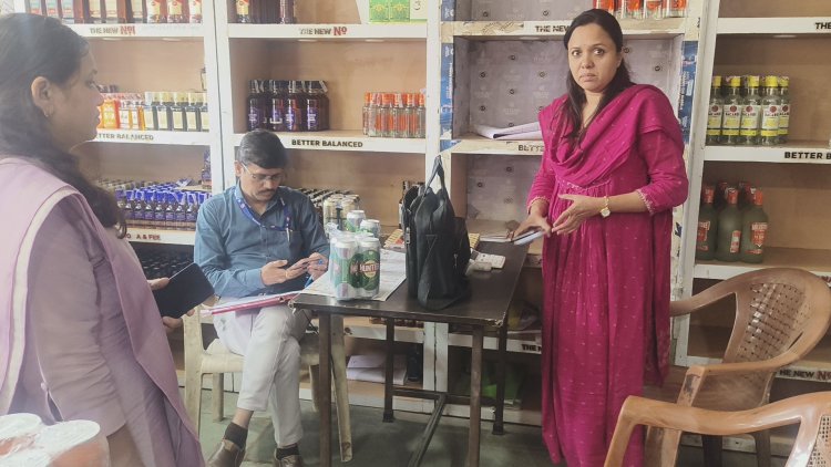 बगैर फूड लाइसेंस के चल रही थी पद्मश्री शराब दुकान, खाद्य विभाग की टीम जांच करने पहुंची तो खुल  गई पोल, expiry डेट की बियर बेचने  पर जांच करने पहुंची थी टीम, सैंपल जांच के लिए लिएके लिए