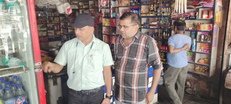 खाद्य सुरक्षा अधिकारी द्वारा निरीक्षण कर स्वच्छता बनाए रखने और गुणवातायुक्त खाद्य पदार्थो का निर्माण करने के दिए निर्देश