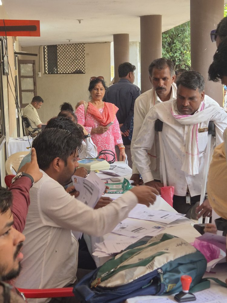 जनपद पंचायत रतलाम में शिविर में 72 दिव्यांग एवं 06 वृऋजन हितग्राहियों का चिन्हांकन