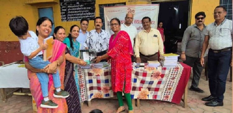 शिक्षा सामग्री पाकर खिले बच्चों के चेहरे, जैन सोशल ग्रुप रतलाम ग्रेटर ने की सेवा गतिविधियां