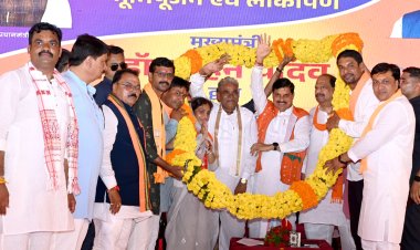 रतलाम से खाचरोद तक परीक्षण के बाद 220 करोड़ से बनेगी फोरलेन  मुख्यमंत्री डॉ. यादव ने रतलाम जिले के कुंडाल गांव में 247 करोड़ रुपये के विकास कार्यों का लोकार्पण एवं भूमिपूजन किया