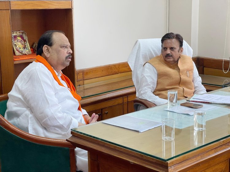 रतलाम मेडिकल कॉलेज अस्पताल के लिये सीटी स्कैन और एम.आर.आई. मशीन स्वीकृत, एमएसएमई मंत्री चेतन्य काश्यप के आग्रह पर उपमुख्यमंत्री एवं लोक स्वास्थ्य, चिकित्सा शिक्षा मंत्री ने मशीनें लगाने के दिये निर्देश