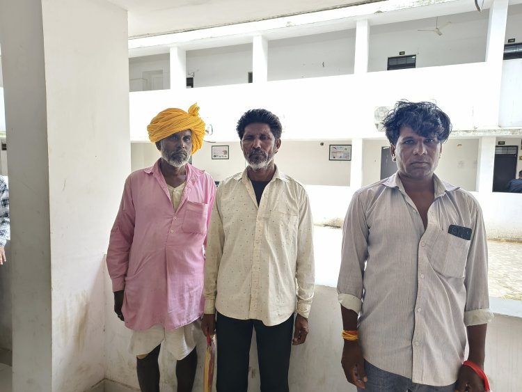 निजी जमीन में दे दिए पीएम आवास योजना के पट्टे, कलेक्टर को शिकायत, न्यायालय के आदेश की अवहेलना कर रहे सरपंच और जिम्मेदार, निजी जमीन पर निर्माण नहीं रोक पा रहे प्रशासनिक अधिकारी