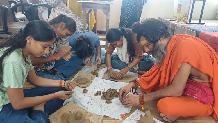 माटी गणेश-सिद्ध गणेश” अभियान के अंतर्गत पीएम श्री एक्सीलेंस कॉलेज रतलाम में प्रशिक्षण कार्यशाला संपन्न