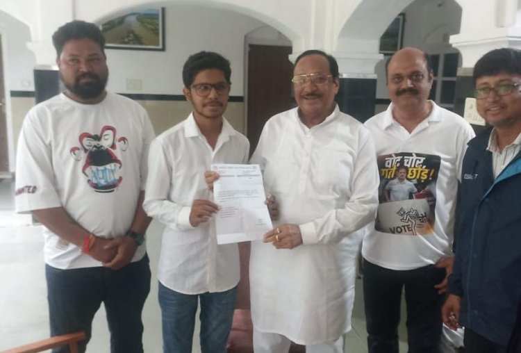 आर्यन सेन बने ला कॉलेज nsui अध्यक्ष, पूर्व सांसद कांतिलाल भूरिया ने सौंपा नियुक्ति पत्र