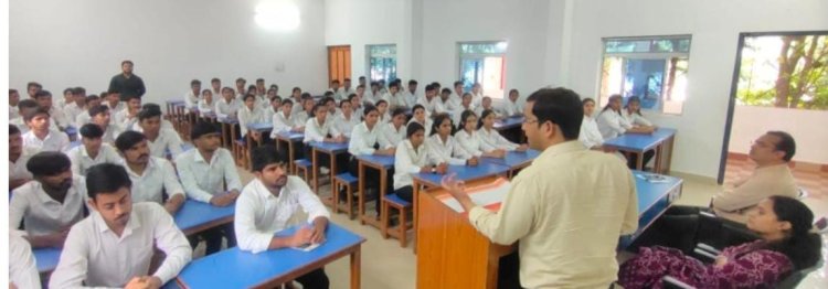 सेवा पखवाडे के तहत रॉयल कॉलेज में उद्योग विभाग ने किया कौशल विकास पर व्याख्यान का आयोजन