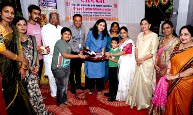 कलेक्टर ने बौद्धिक दिव्यांग बच्चों के साथ दिवाली मनाई, सारथी संस्था द्वारा किया जा रहा कार्य प्रशंसनीय - कलेक्टर