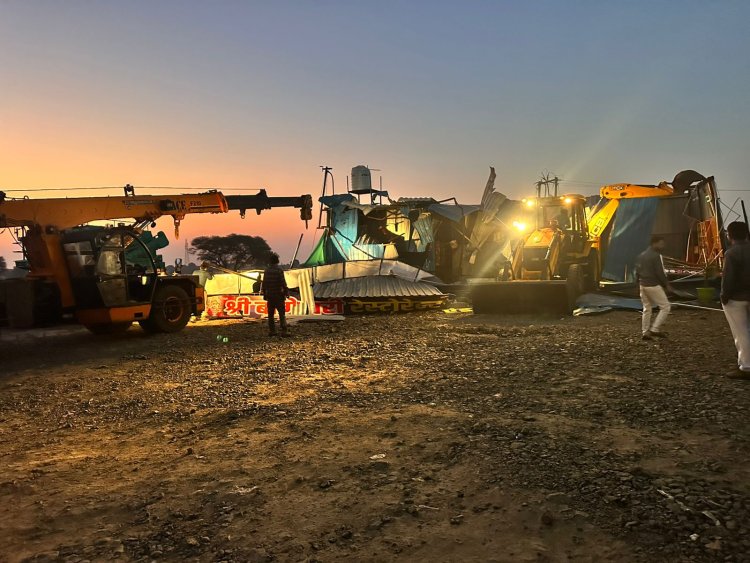 अवैध ढाबे वालों की दीवाली बिगाड़ी... -आज सुबह होने से पहले ही चल गया कई ढाबों पर बुलडोजर, नामली क्षेत्र में हुई धमाकेदार कार्रवाई