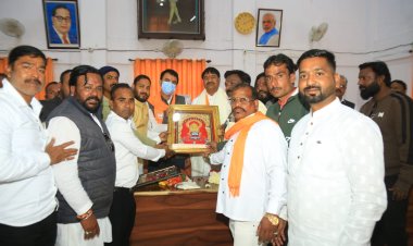 राज्य सफाई कर्मचारी आयोग अध्यक्ष का रतलाम में कई संगठनो ने स्वागत किया, प्रतिभावान विद्यार्थियों को सम्मान दिया