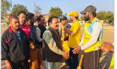 आईटीआई में माधवराव कामरेड ट्रॉफी क्रिकेट टूर्नामेंट का भव्य शुभारंभ