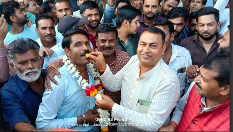 जावरा मंडी में आई मटर, प्रथम किसान देवीलाल शर्मा का सम्मान