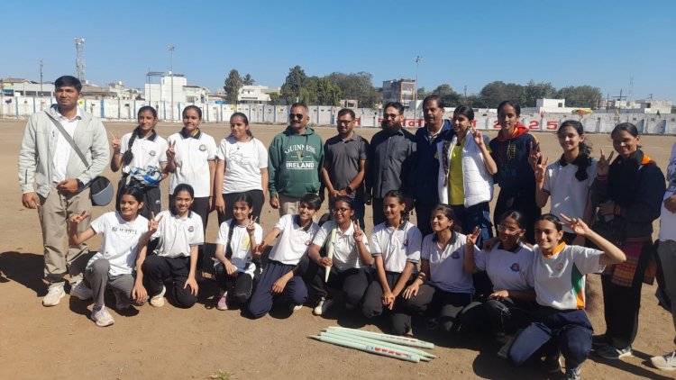 खेल चेतना मेला में खेल प्रतिस्पर्धाएं हुई संपन्न, बालिका क्रिकेट में गुरू तेग बहादूर एकेडमी बना विजेता, खिलाड़ियों को मैदान पर किया पुरस्कृत क्रीड़ा भारती एवं चेतन्य काश्यप फाउंडेशन का आयोजन