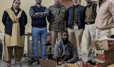आबकारी विभाग ने अवैध मदिरा के विरुद्ध कार्यवाही कर एक युवक को पकड़ा, बियर और अंग्रेजी शराब जब्त की