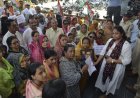 नटराजन का नामांकन निरस्त होने पर महिला कांग्रेस ने सीएम का पुतला फूंका, राष्ट्रपति के नाम सौंपा ज्ञापन