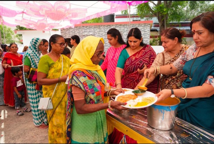 डीआरएम स्थित साईं मंदिर पर भंडारे का आयोजन, उमड़ा श्रद्धालुओं का सैलाब, ठंडी छाछ ने दी गर्मी में राहत