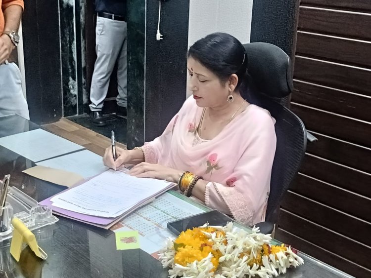 डॉ किरण वाडिवा ने सीएमएचओ का पदभार ग्रहण किया